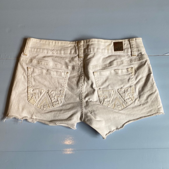 American Eagle White Jean Shorts - Picture 2 of 2